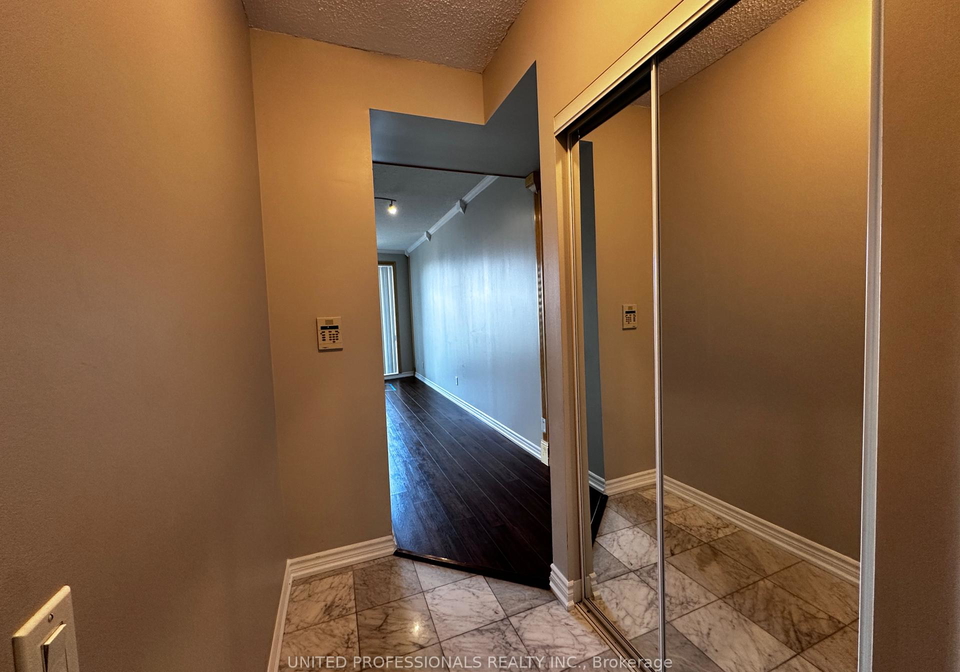 60-byng-avenue-toronto-north-york-ontario-c13640776