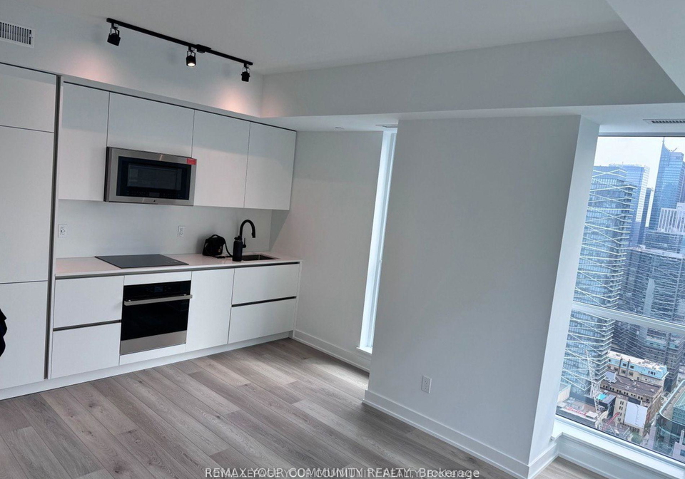 327-king-street-w-toronto-toronto-ontario-c13640998