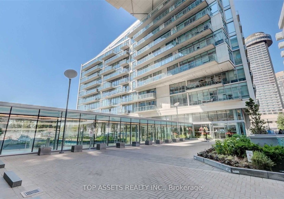 29-queens-quay-e-toronto-toronto-ontario-c13641230