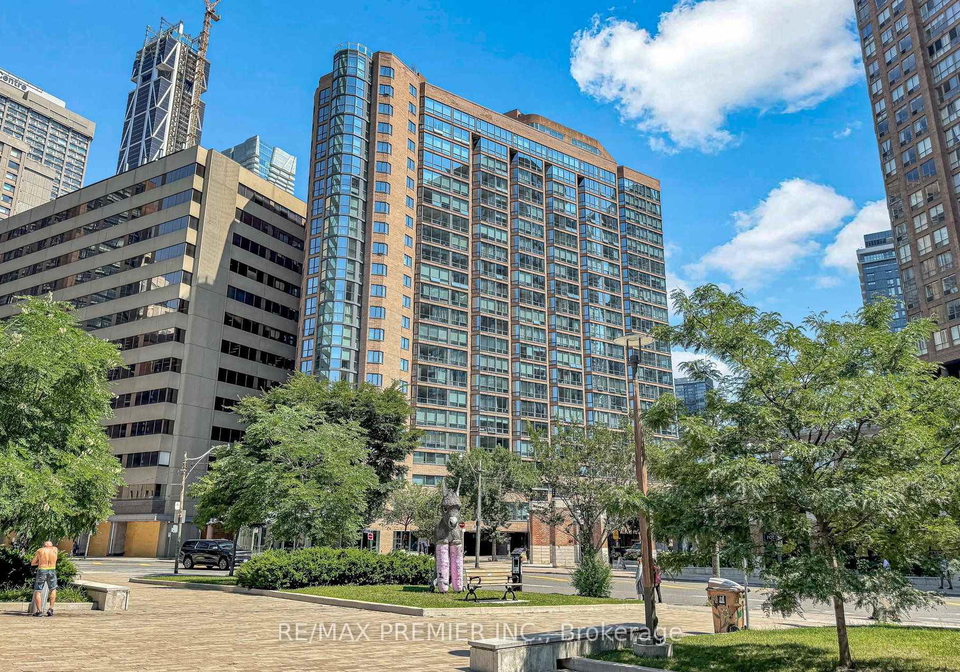 1055-bay-street-toronto-toronto-ontario-c13641774