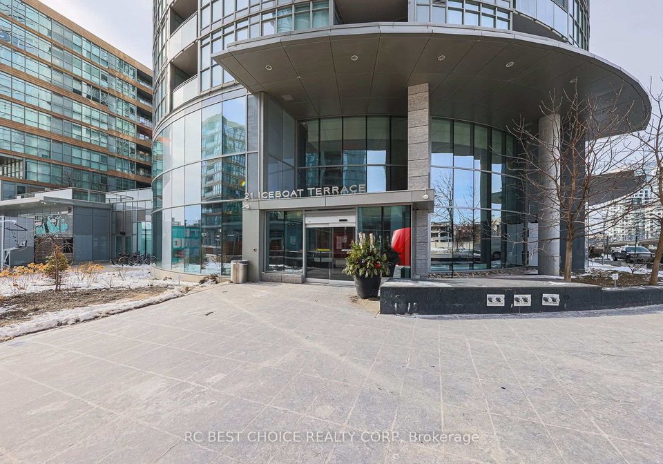 21-iceboat-terrace-n-toronto-toronto-ontario-c13642058