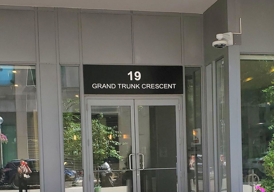 19-grand-trunk-crescent-toronto-toronto-ontario-c13642190