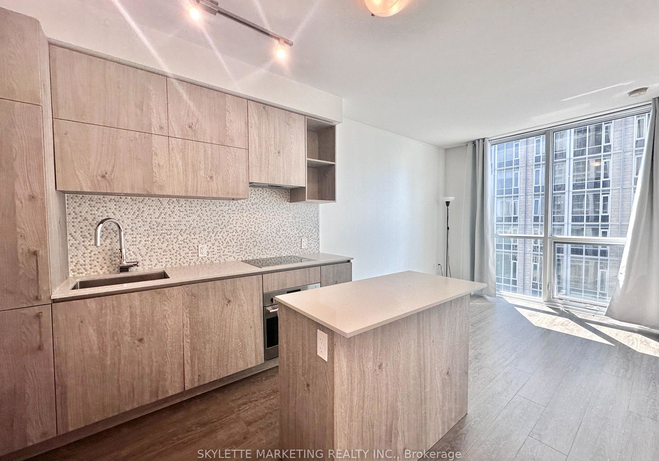 1-yorkville-avenue-toronto-toronto-ontario-c13642292