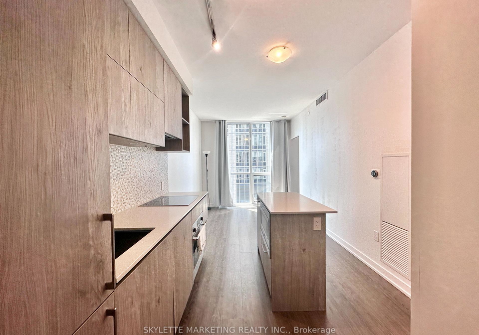 1-yorkville-avenue-toronto-toronto-ontario-c13642292