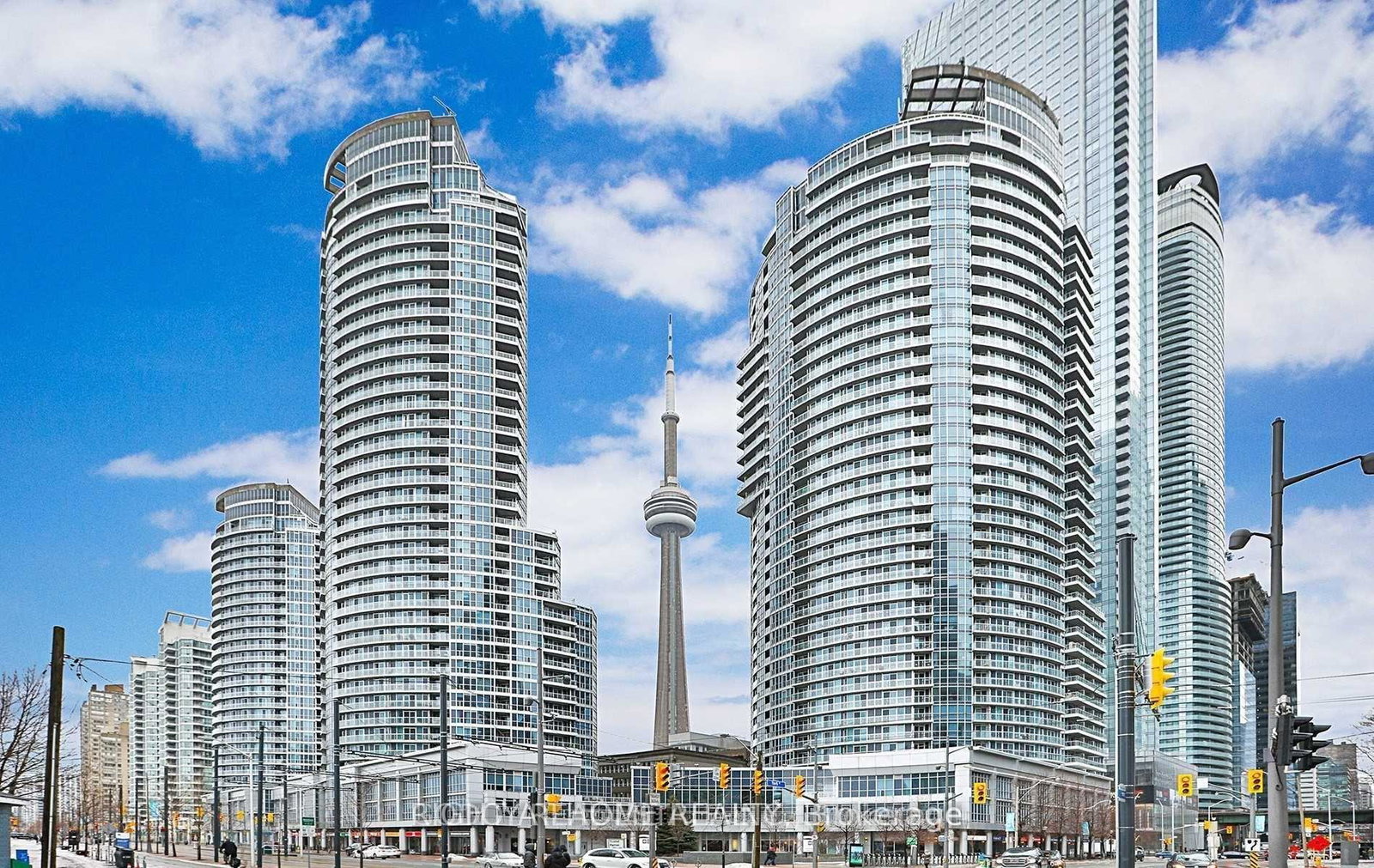 208-queens-quay-w-toronto-toronto-ontario-c13642342