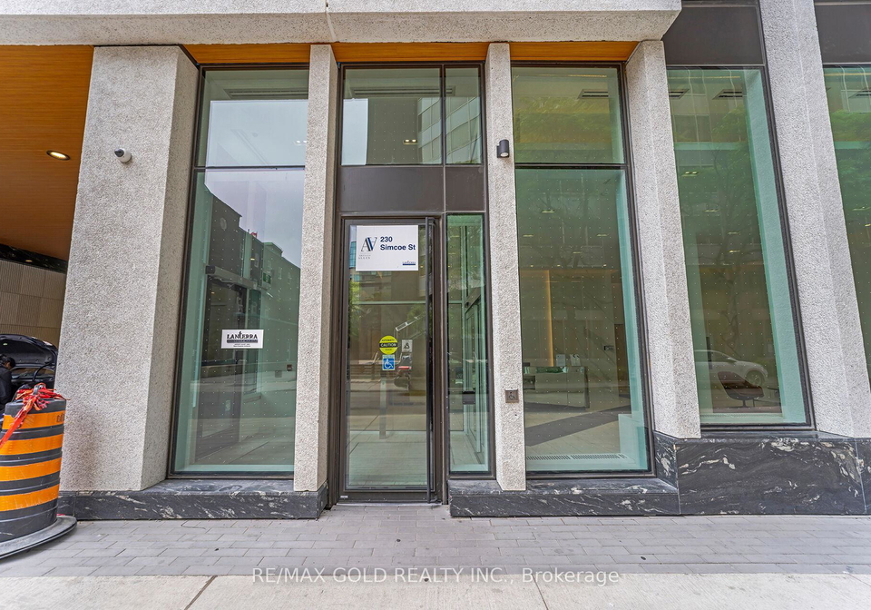 230-simcoe-street-toronto-toronto-ontario-c13642438