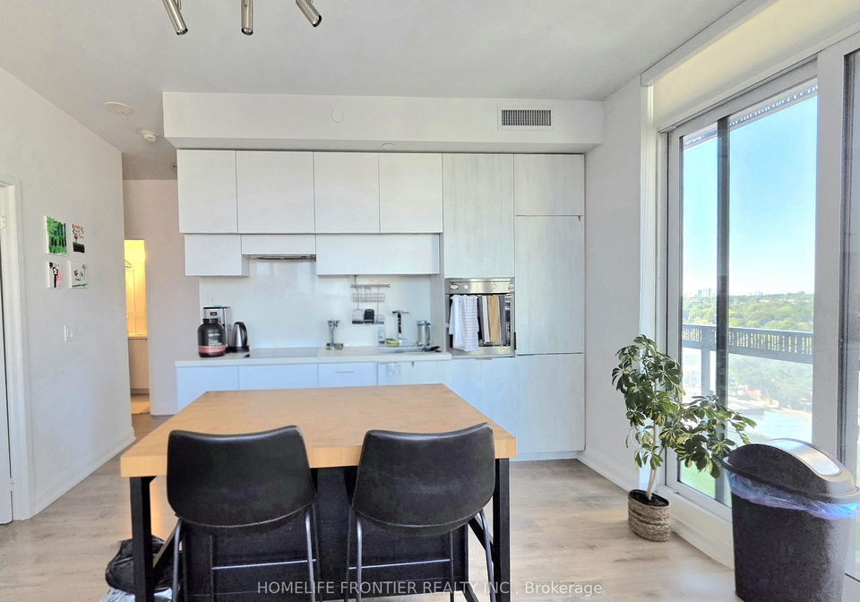8-eglinton-avenue-toronto-toronto-ontario-c13642780