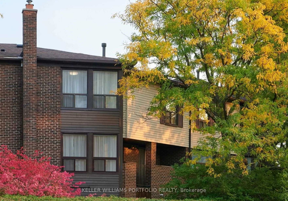10-lofty-hill-way-toronto-north-york-ontario-c13642794