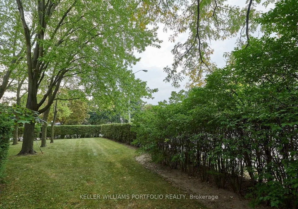 10-lofty-hill-way-toronto-north-york-ontario-c13642794