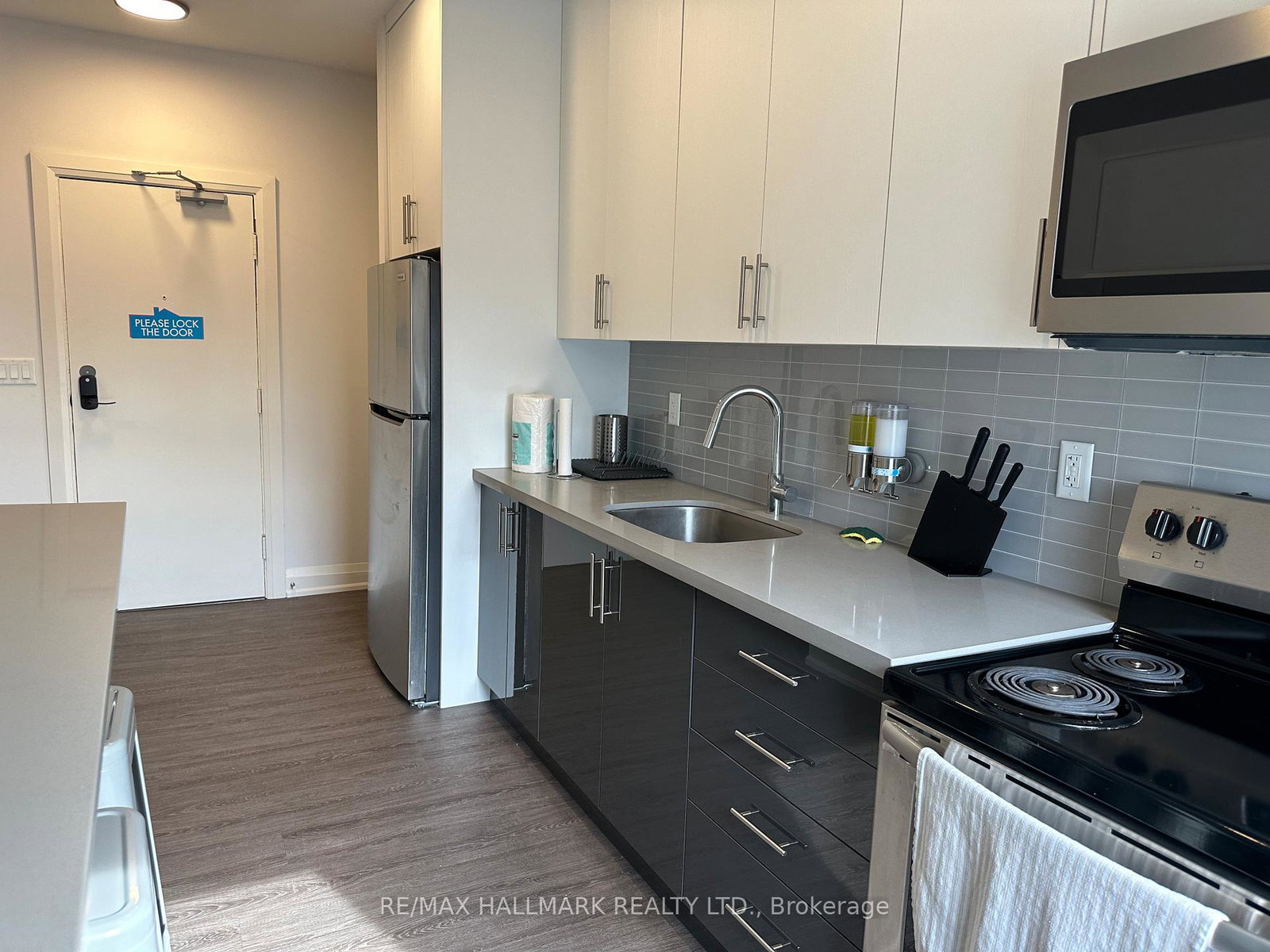 595-st-clair-avenue-w-toronto-toronto-ontario-c13642874