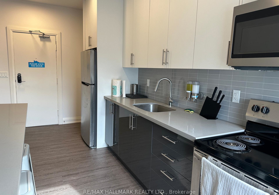 595-st-clair-avenue-w-toronto-toronto-ontario-c13642874