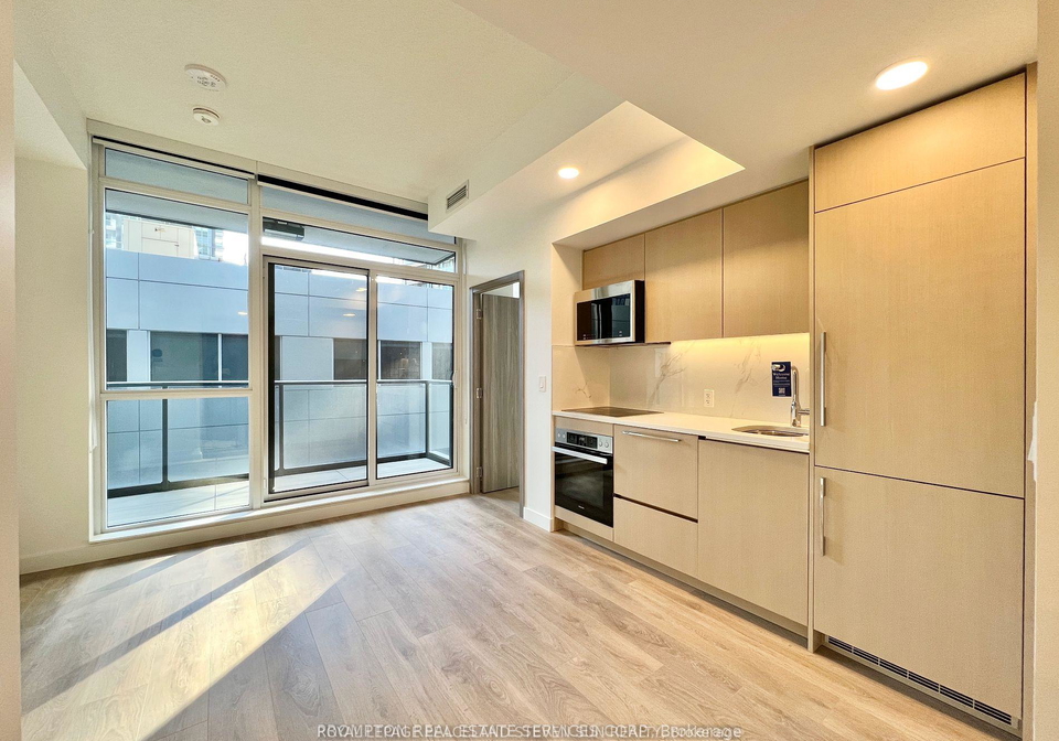38-widmer-street-toronto-toronto-ontario-c13642948