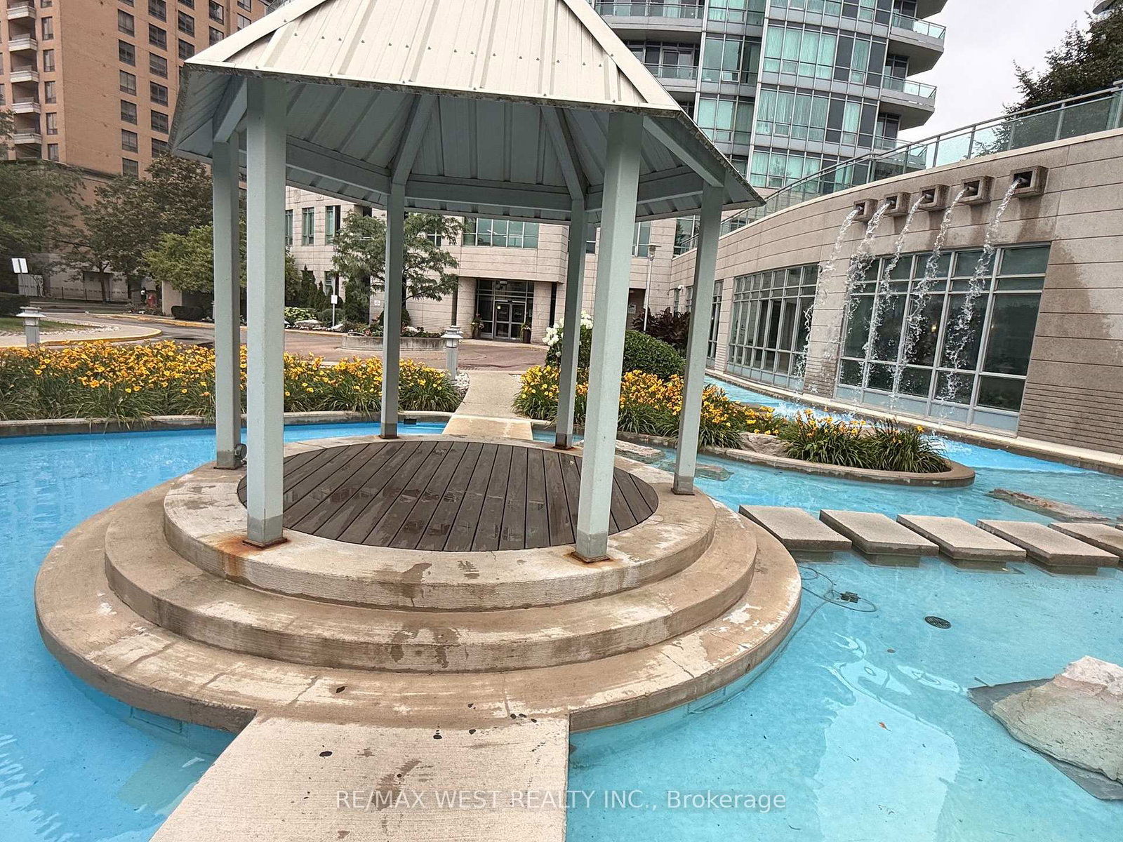 60-byng-avenue-toronto-north-york-ontario-c13642994