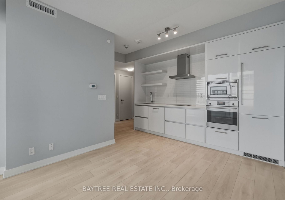 2221-yonge-street-toronto-toronto-ontario-c13643022