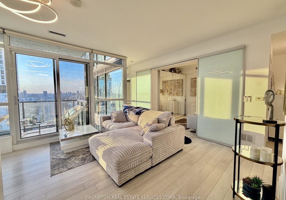 290-adelaide-street-w-toronto-toronto-ontario-c13643074