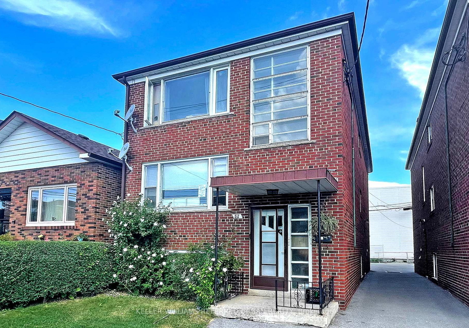 82-lanark-avenue-toronto-toronto-ontario-c13643144