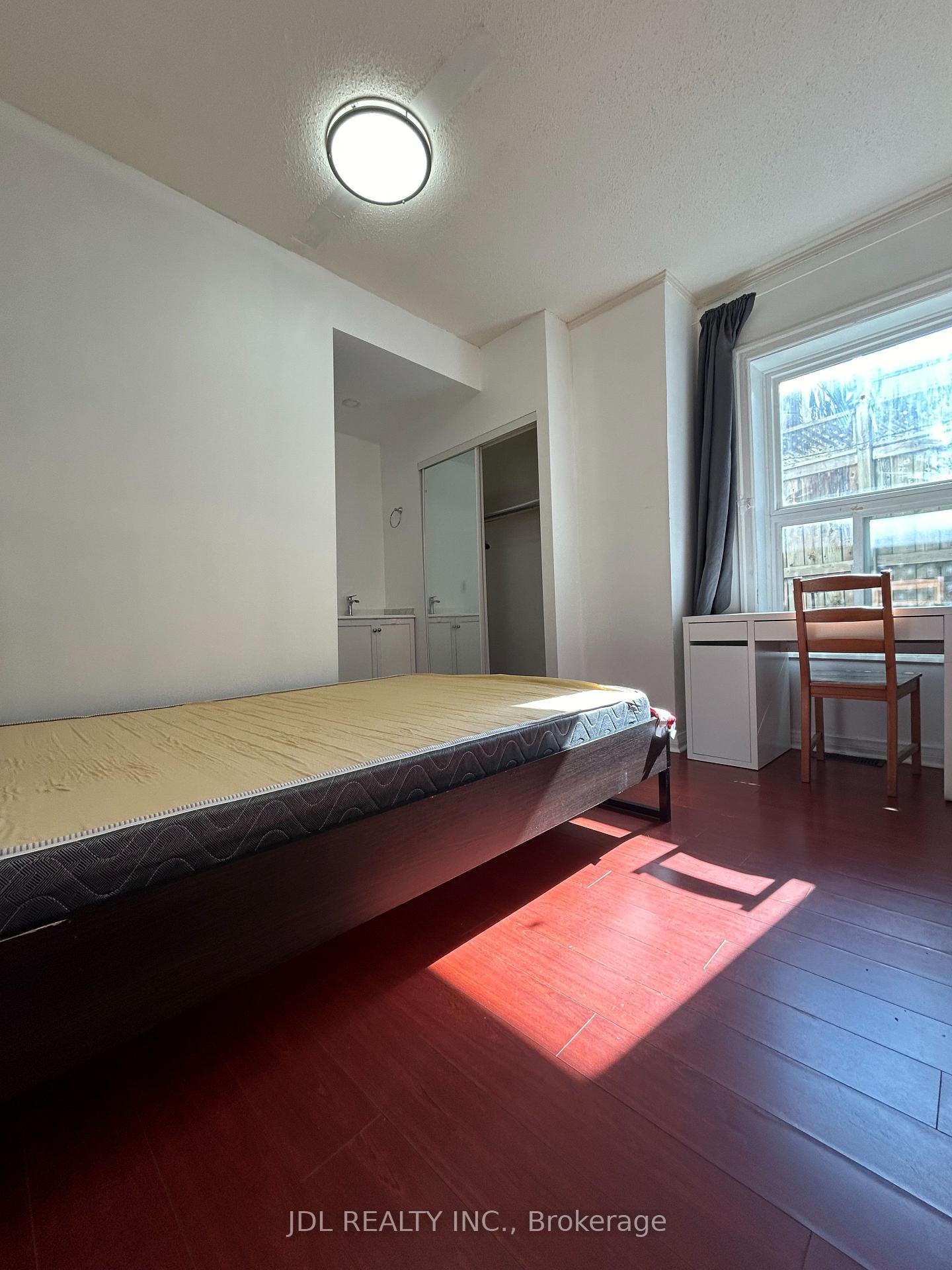 4-fitzroy-terrace-suite-a-main-floor-toronto-toronto-ontario-c13643196