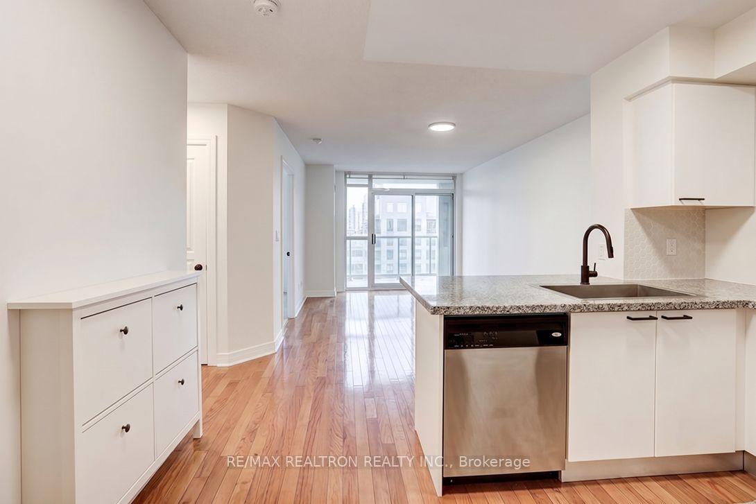 16-harrison-garden-boulevard-toronto-north-york-ontario-c13643404