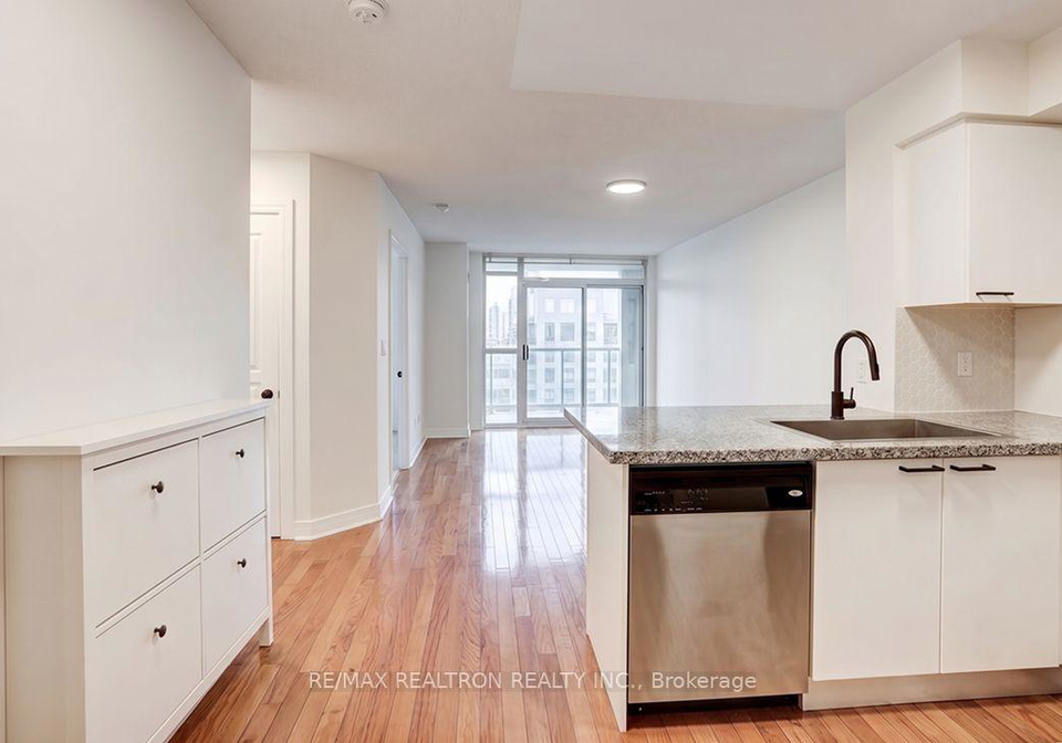 16-harrison-garden-boulevard-toronto-north-york-ontario-c13643404