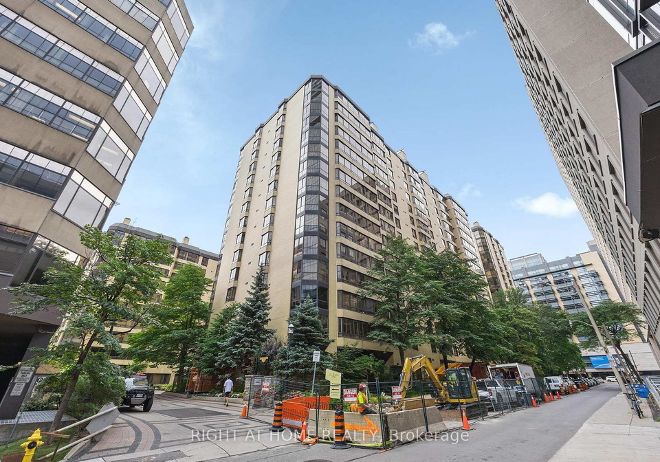 280-simcoe-street-toronto-toronto-ontario-c13643514