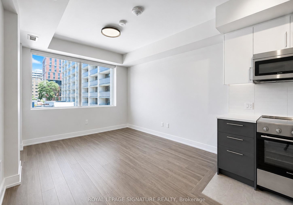 664-spadina-avenue-toronto-toronto-ontario-c13643518