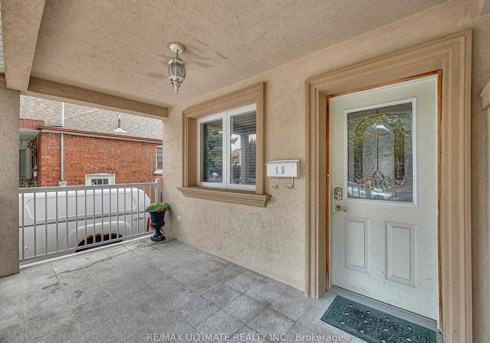 19-glenora-avenue-toronto-toronto-ontario-c13643604