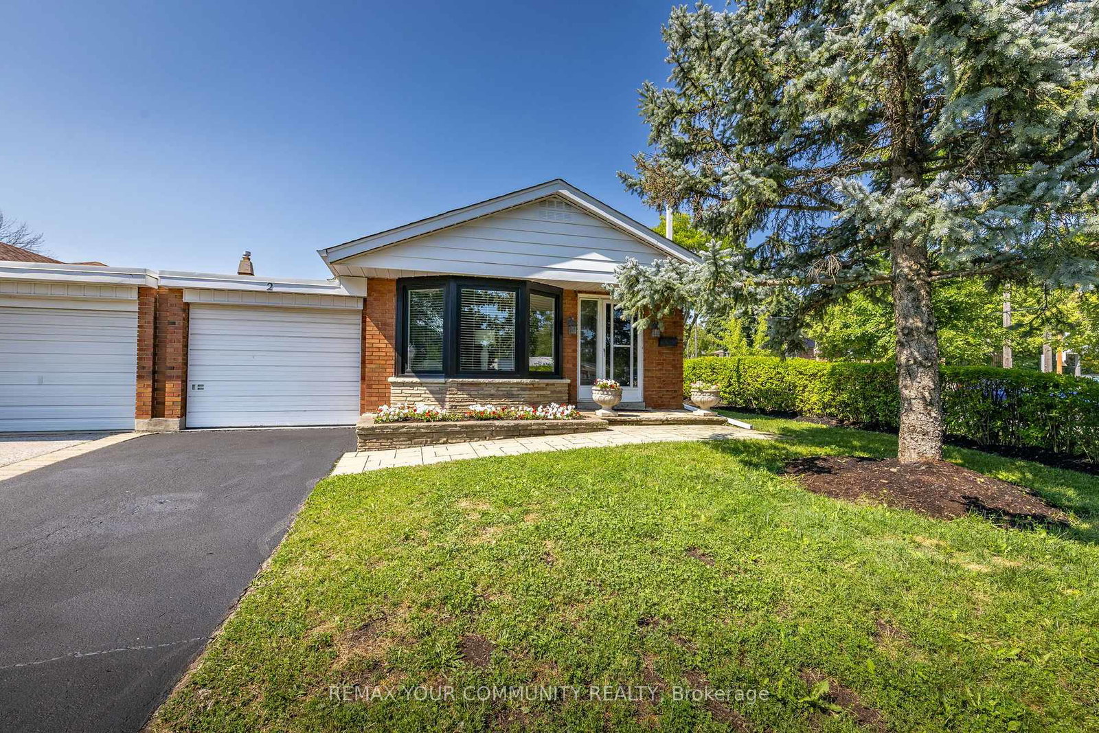 2-doonaree-drive-toronto-north-york-ontario-c13643704