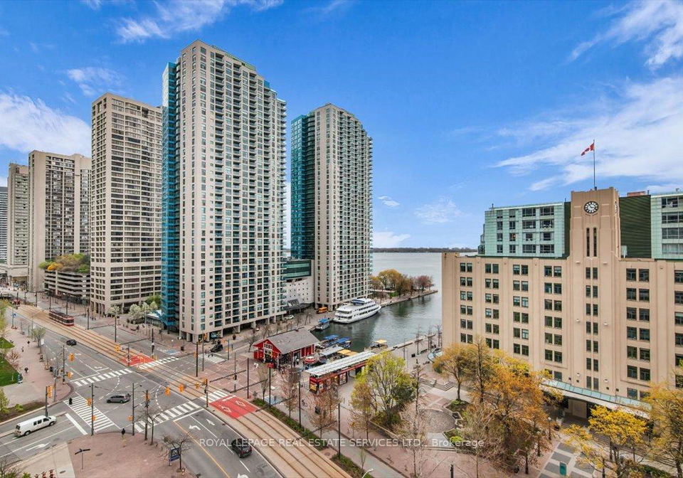 208-queens-quay-w-toronto-toronto-ontario-c13644072