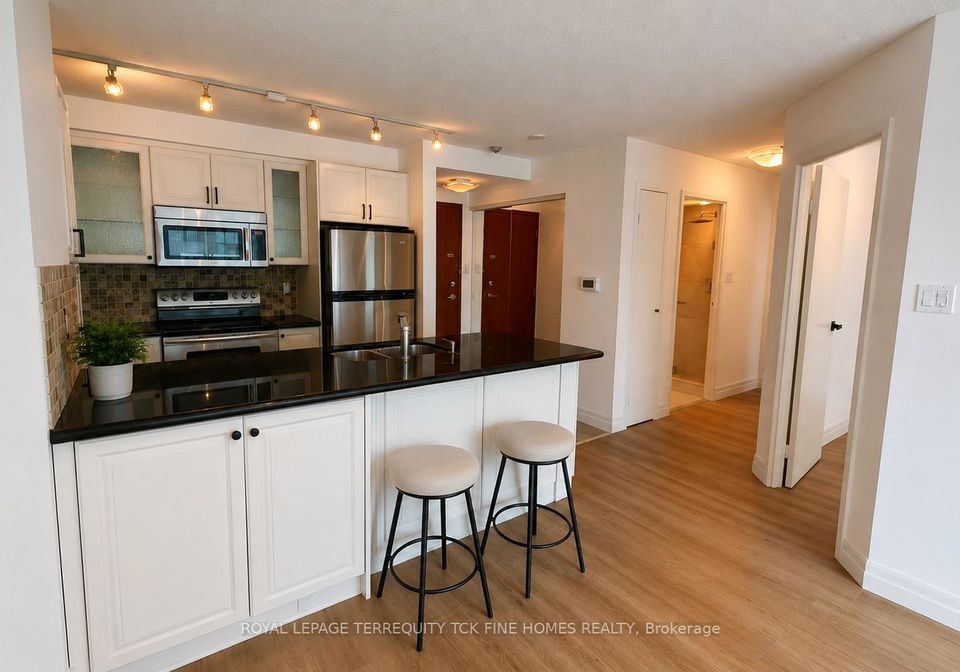 10-yonge-street-toronto-toronto-ontario-c13644422