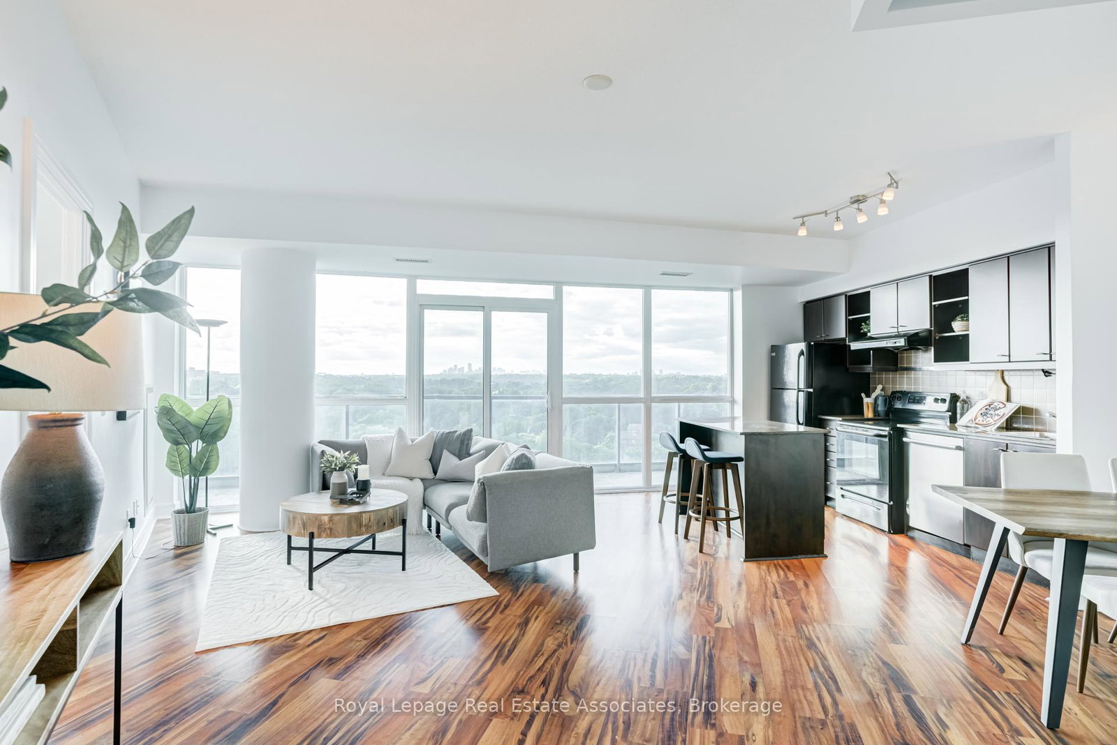 35-brian-peck-crescent-toronto-east-york-ontario-c13644508