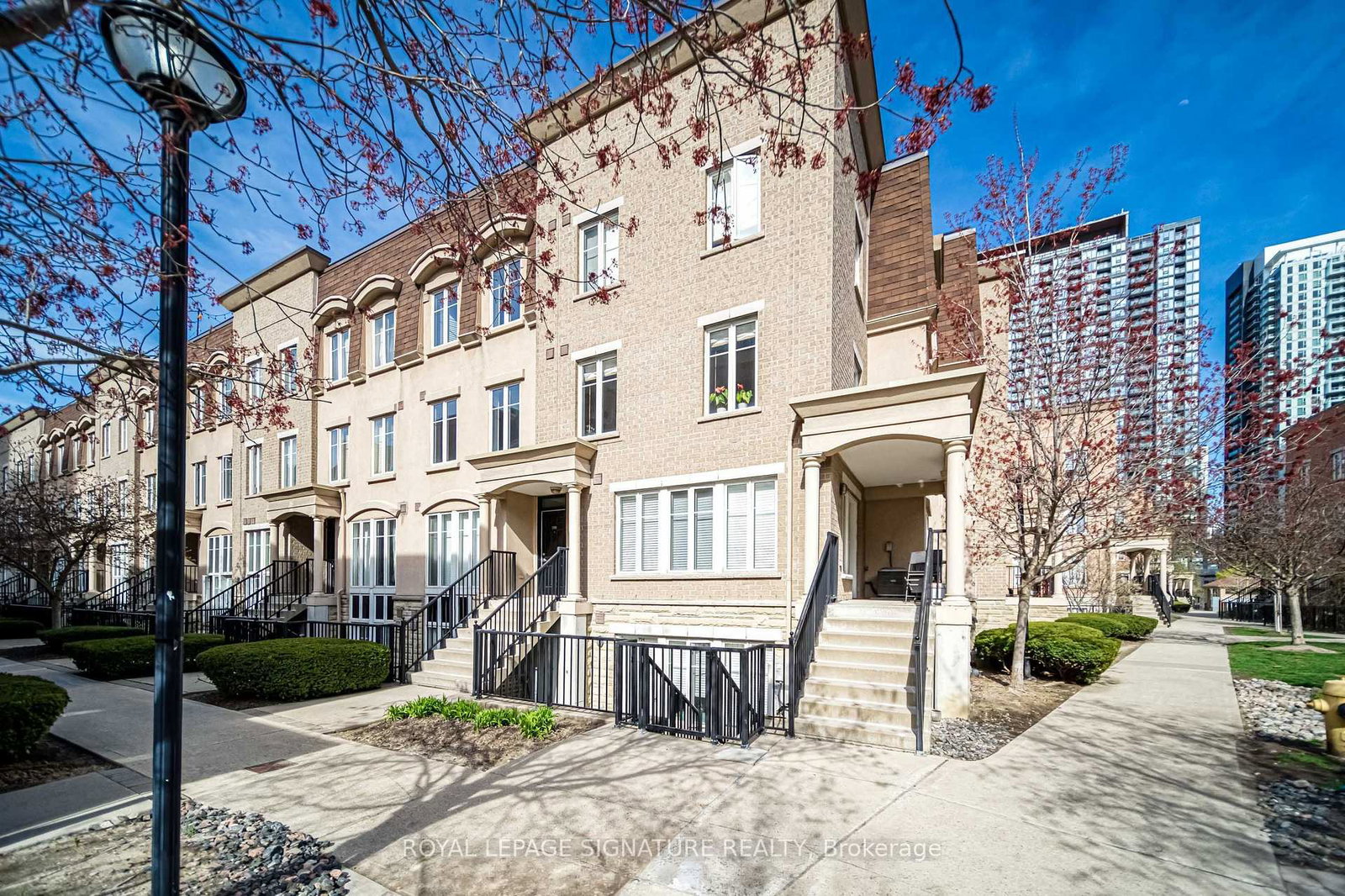 42-western-battery-road-toronto-toronto-ontario-c13644658