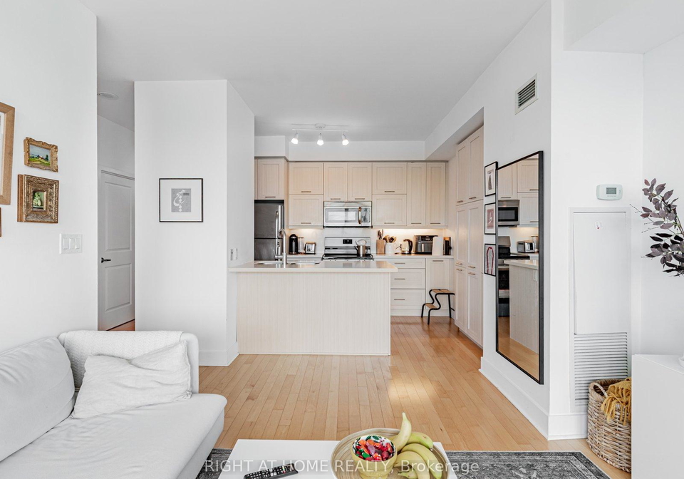 26-norton-avenue-toronto-north-york-ontario-c13644748