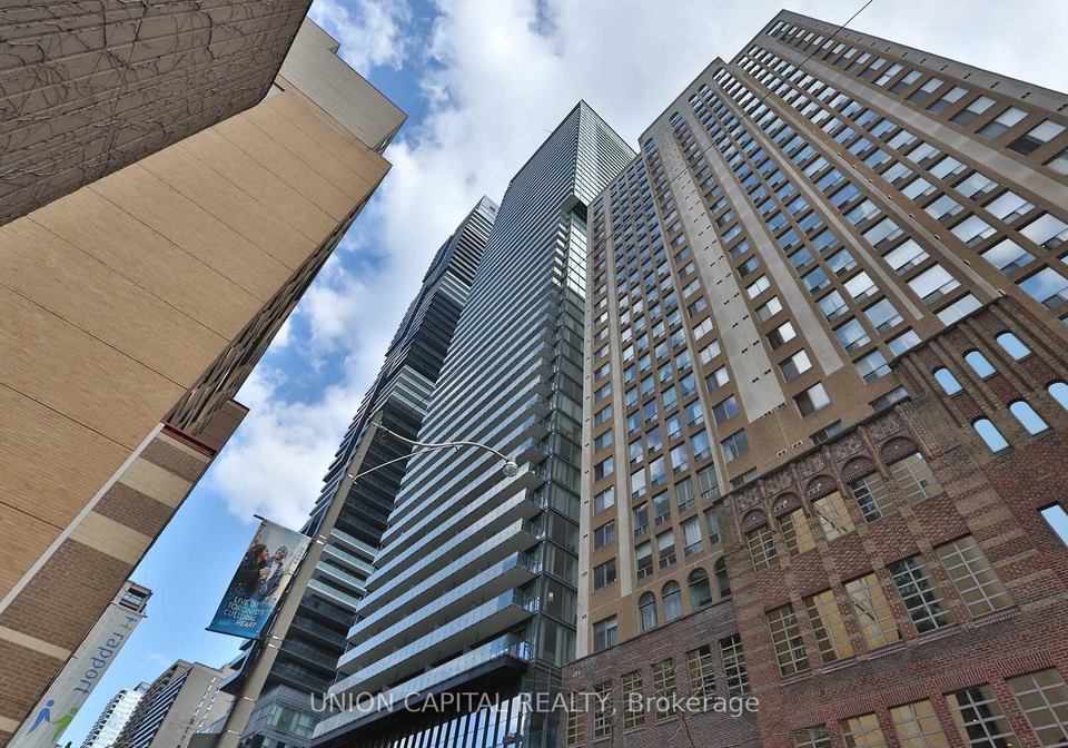 15-grenville-street-toronto-toronto-ontario-c13644834