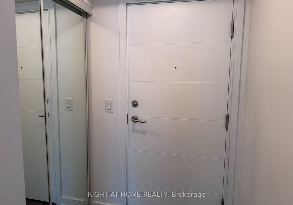 525-adelaide-street-w-toronto-toronto-ontario-c13644890