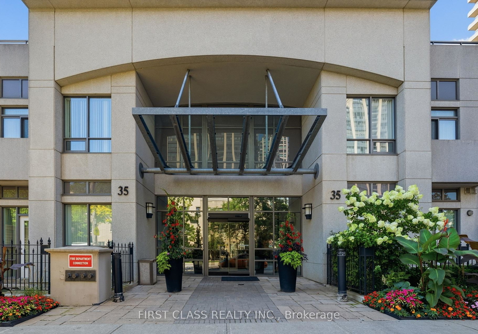 35-hollywood-avenue-toronto-north-york-ontario-c13645082