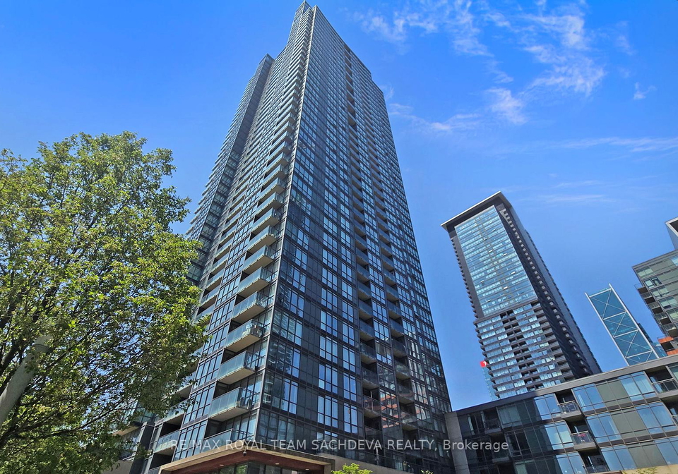 15-fort-york-boulevard-toronto-toronto-ontario-c13645098
