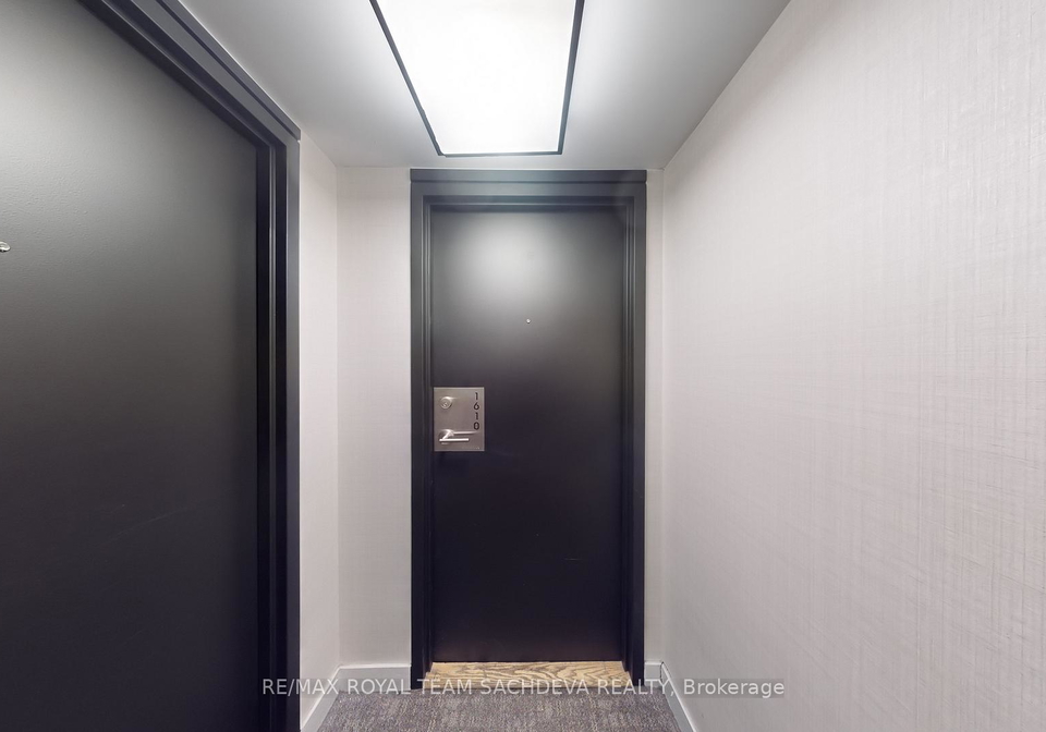 15-fort-york-boulevard-toronto-toronto-ontario-c13645098