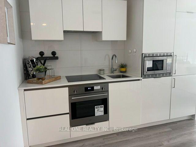 238-simcoe-street-toronto-toronto-ontario-c13645128