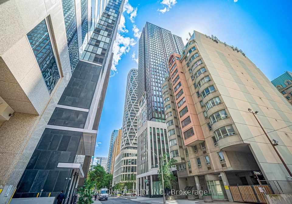 238-simcoe-street-toronto-toronto-ontario-c13645128