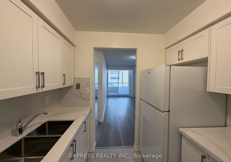 18-hillcrest-avenue-toronto-north-york-ontario-c13645266