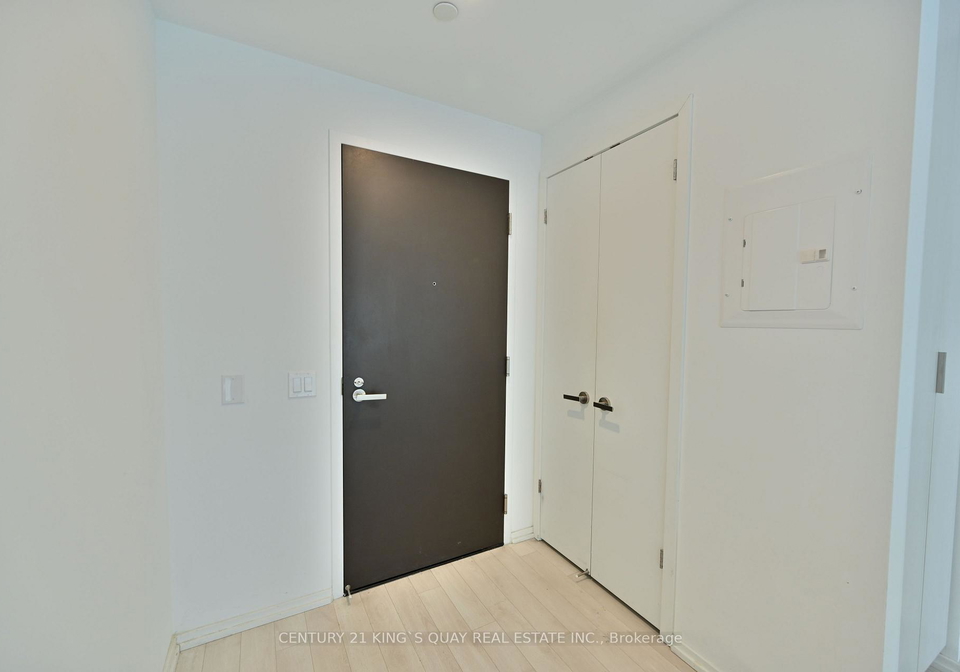 197-yonge-street-toronto-toronto-ontario-c13646516