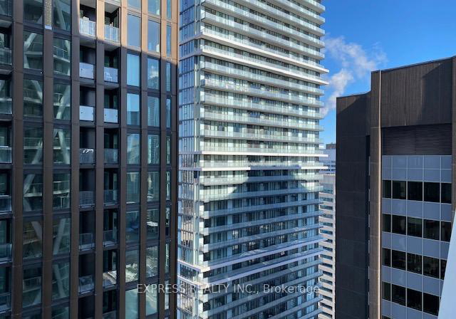 230-simcoe-street-toronto-toronto-ontario-c13647200