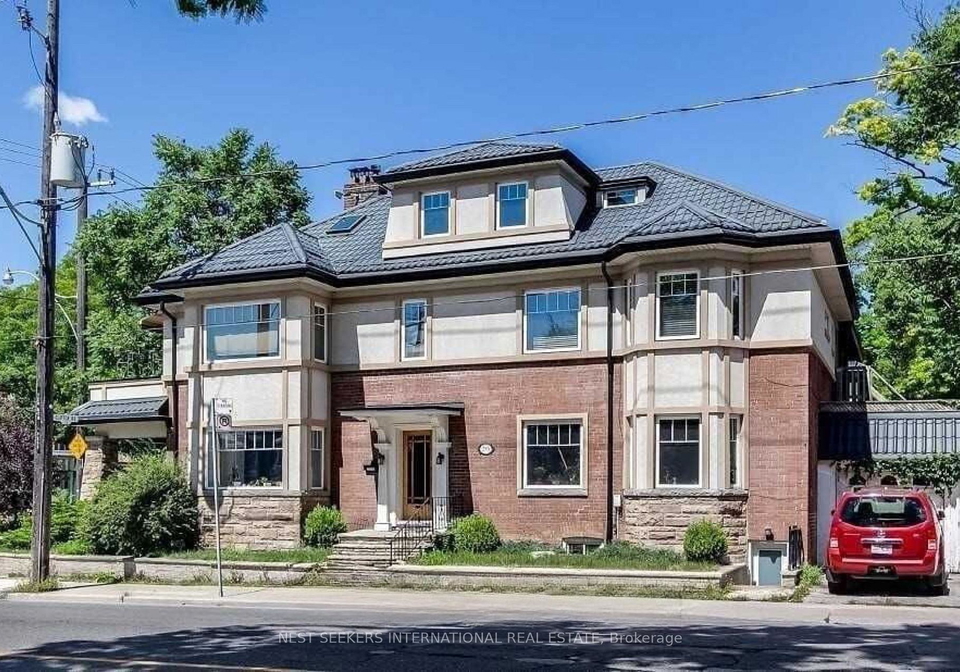 250-st-clair-avenue-e-toronto-toronto-ontario-c13647414