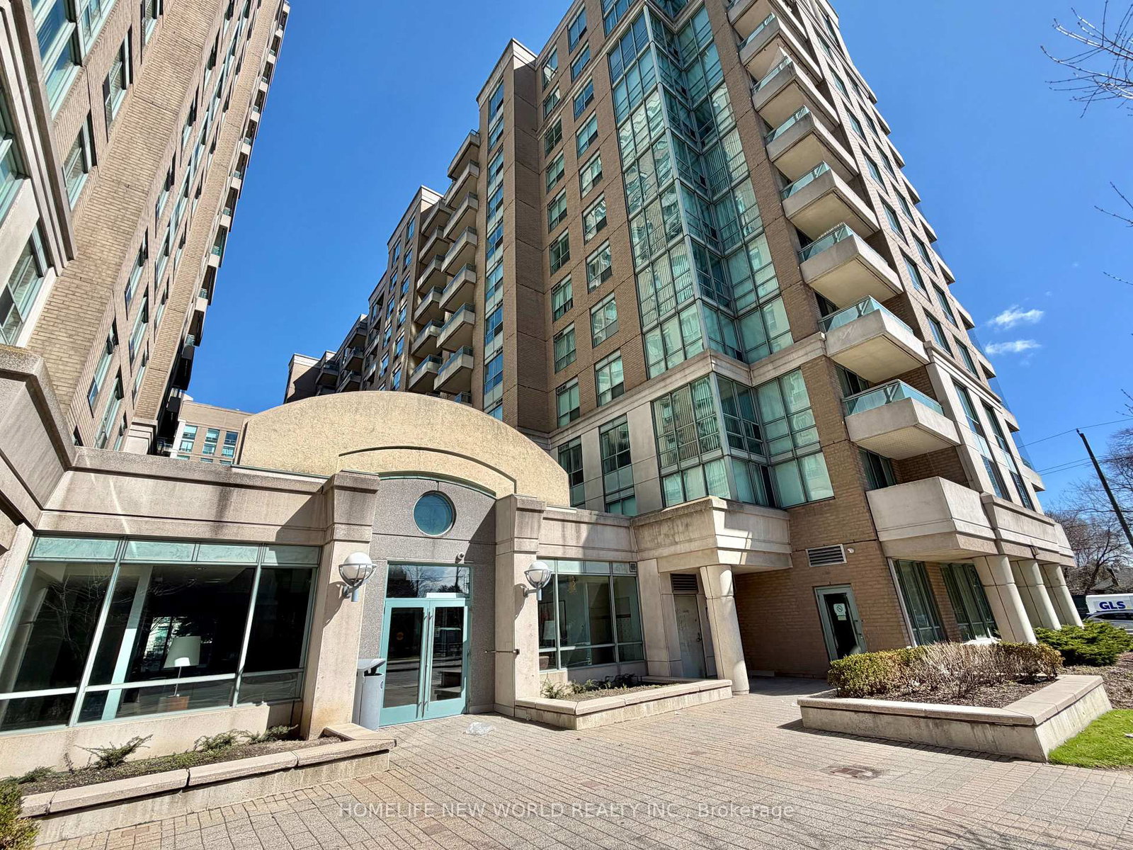 39-pemberton-avenue-toronto-north-york-ontario-c13647426