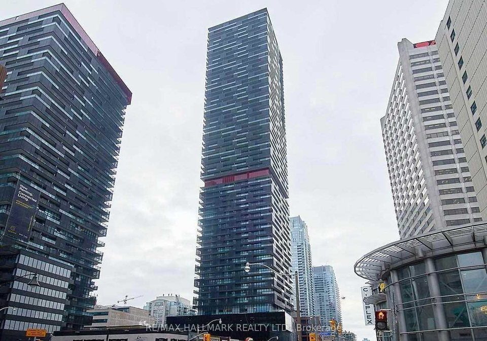8-eglinton-avenue-e-toronto-toronto-ontario-c13647798