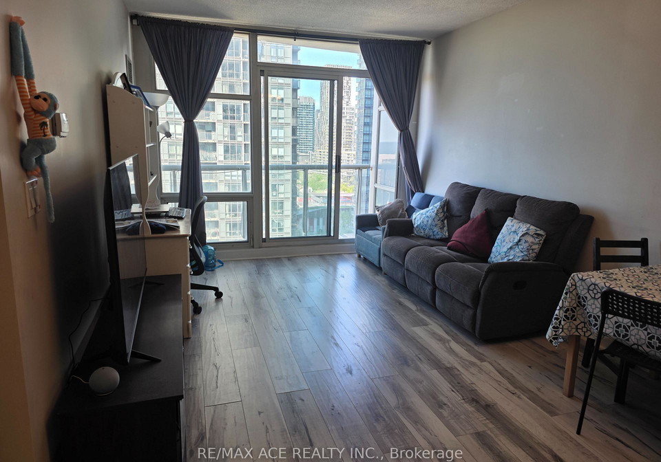 35-mariner-terrace-toronto-toronto-ontario-c13647832