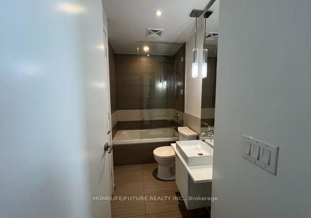 8-charlotte-street-toronto-toronto-ontario-c13648018