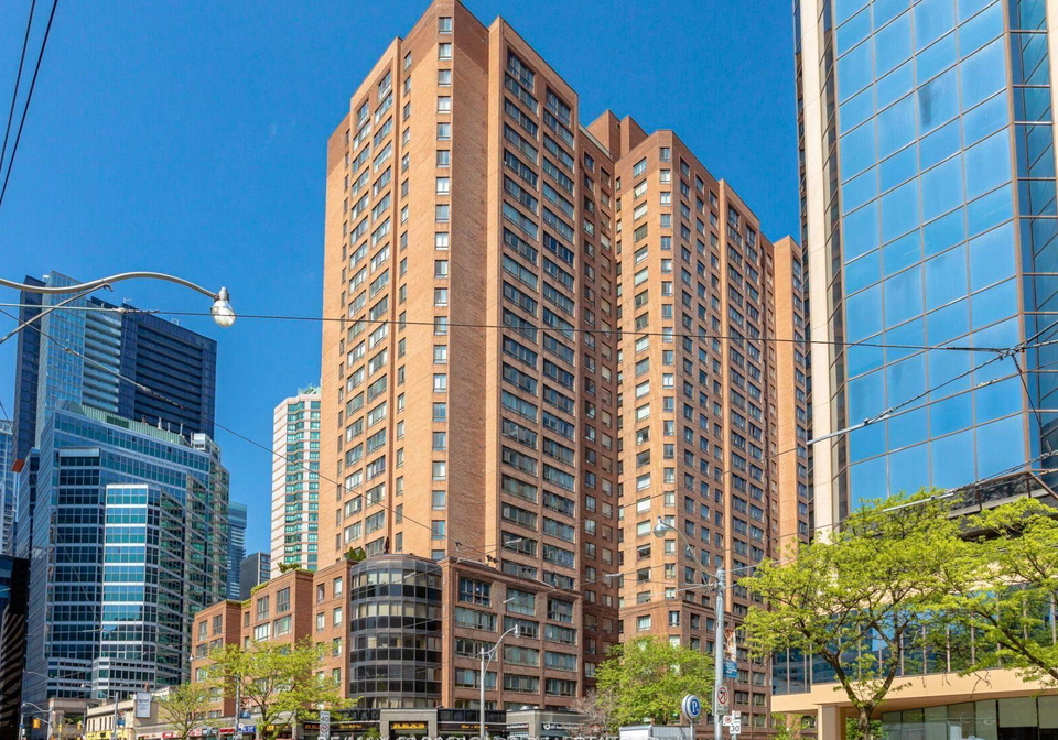 633-bay-street-toronto-toronto-ontario-c13648132