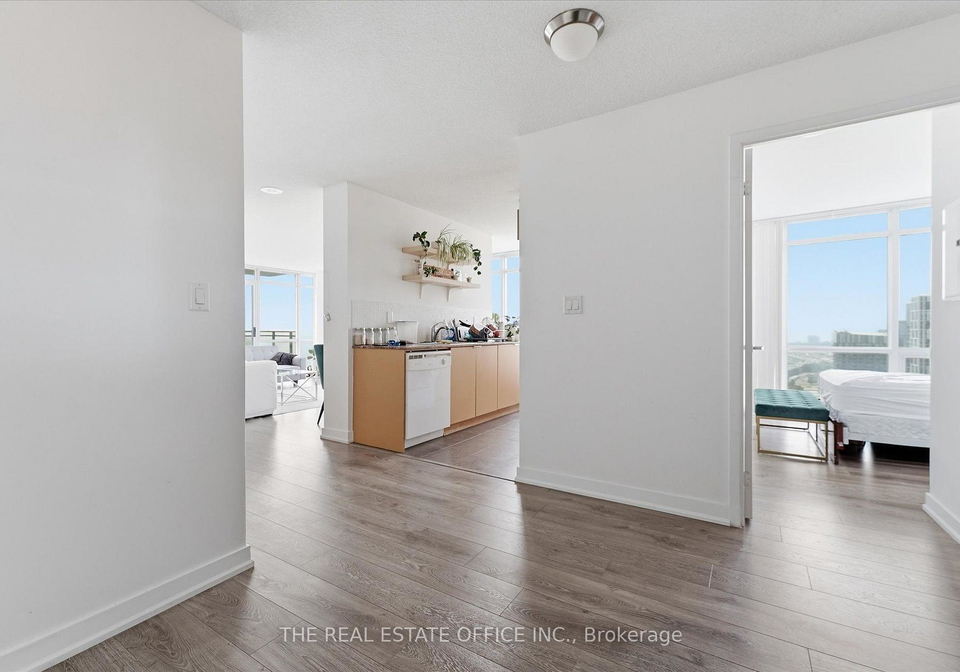 15-fort-york-boulevard-toronto-toronto-ontario-c13648272