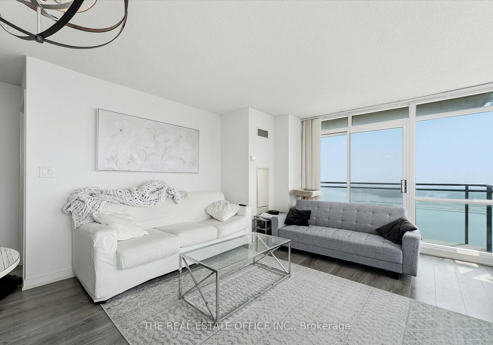 15-fort-york-boulevard-toronto-toronto-ontario-c13648272